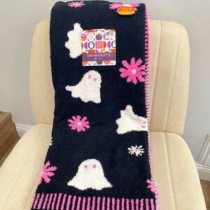 NEW Novogratz Halloween Pink Black Ghost w/ Flowers‎ Throw Blanket Hippie Floral